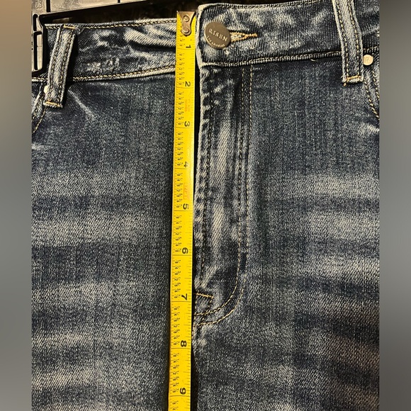 Risen denim skirt with distressing and amazing stretch - Picture 9 of 9